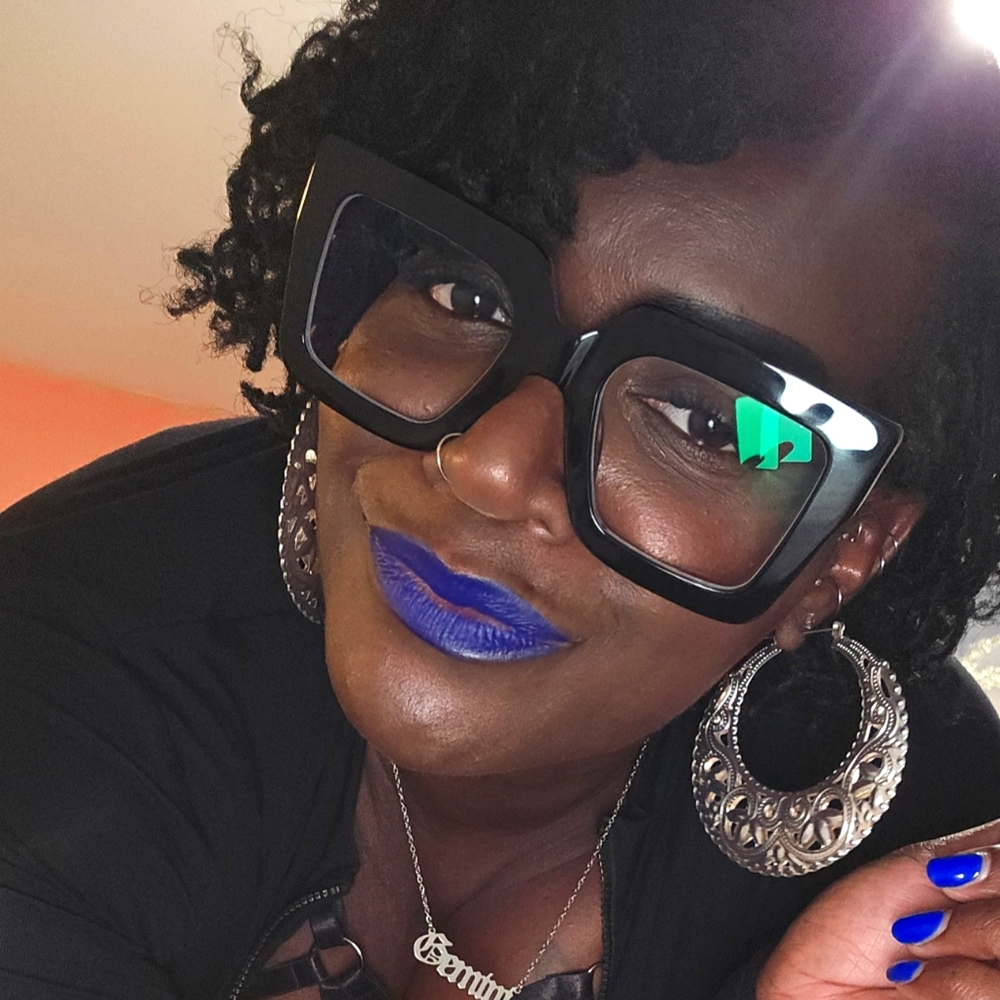 Meet your Posher, Rogera